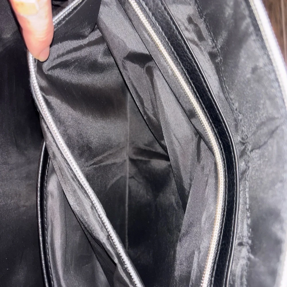 BÉIS The Diaper or Everyday Bag In Black - Picture 12 of 16